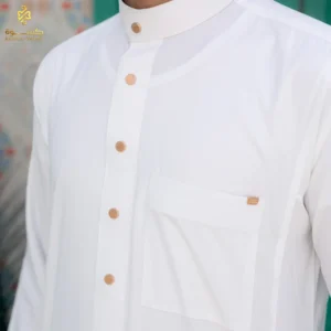 جلابية رجالي صيفي موديل براء أبيض بنص لياقة ودوران كم بالطو.