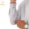 تفاصيل اللياقة والسحاب في جلابية رجالي سعودي فضي