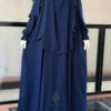 القصة الانسيابية في طقم فرنسي 3 قطع موديل سلمى كحلي