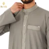 تصميم عصري متداخل وإكسسوار أمامي في ثوب صيفي رجالي